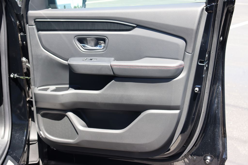 2025 Honda Pilot Black Edition 22
