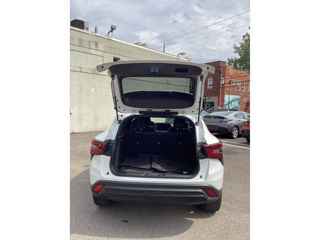 Used 2024 Chevrolet Trax SUV