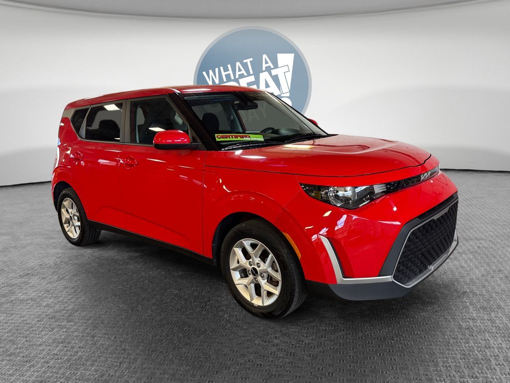 Inferno Red 2024 Kia Soul SUV / Crossover Front-Wheel Drive Continuously Variable Transmission