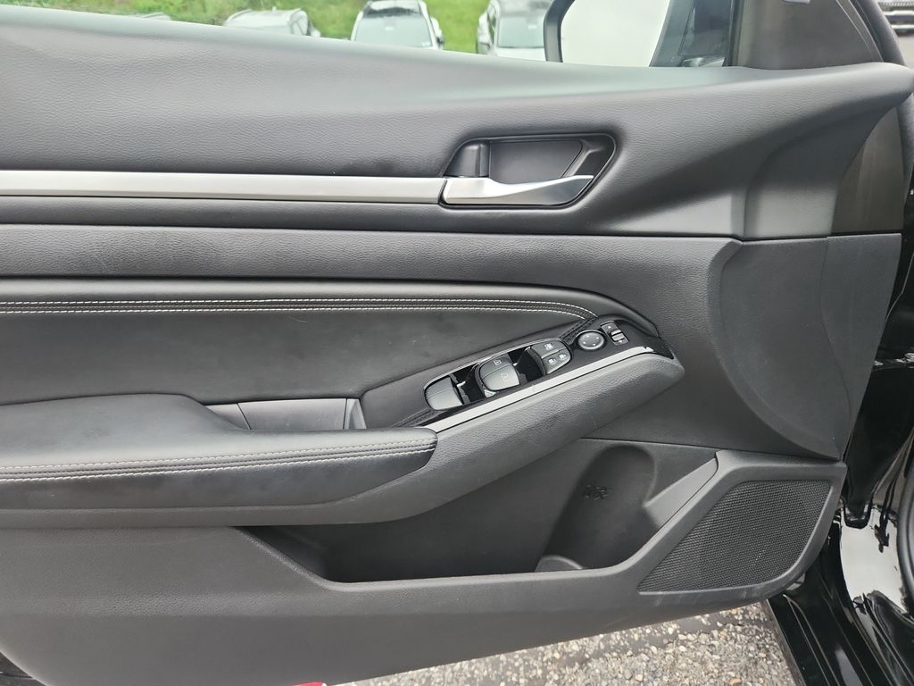 2020 Nissan Altima 2.5 SL Black at South Hills Kia