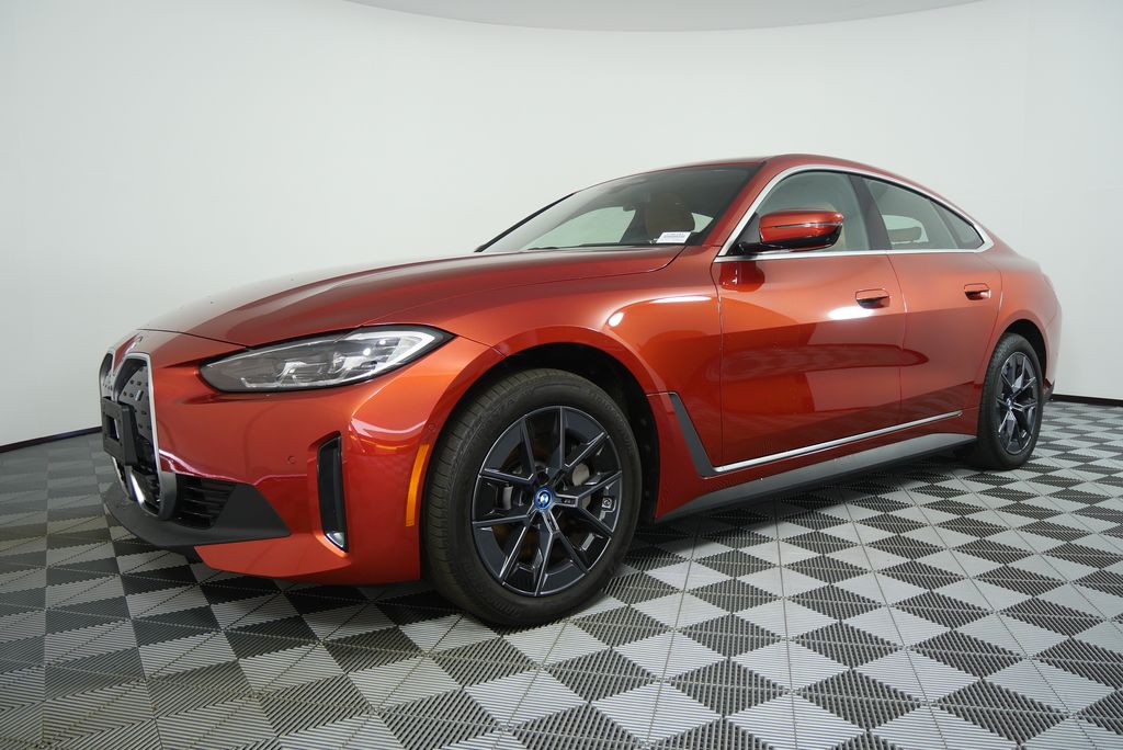 2024 BMW i4 eDrive35 8