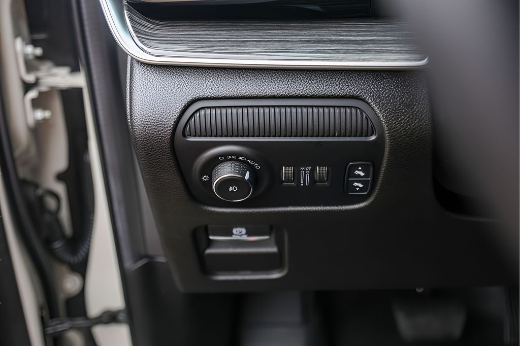 Used Car 2022 Jeep Wagoneer  Series Iii For Sale Under $50,000 In Austin, Texas