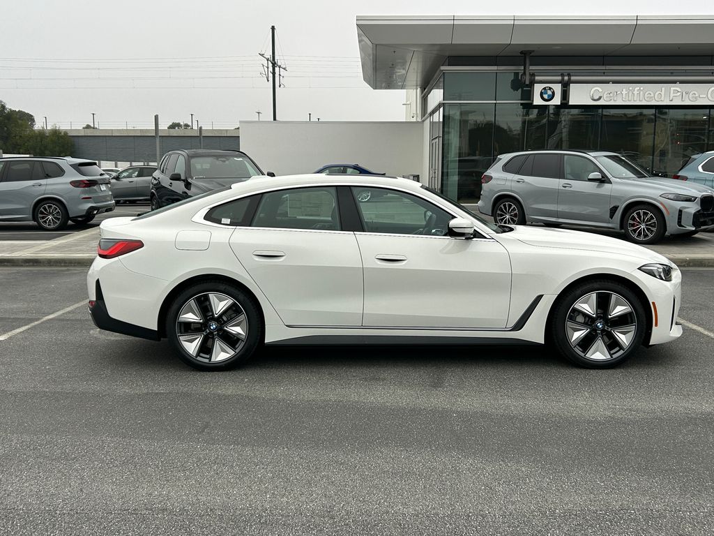 Thumbnail: 2025 BMW i4 - 6