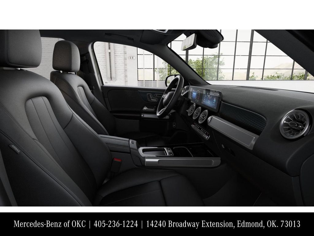 2025 Mercedes Benz GLB 250 photo 4