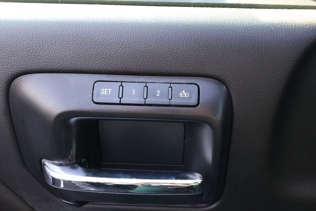 Thumbnail: 2014 Chevrolet Silverado 1500 - 16