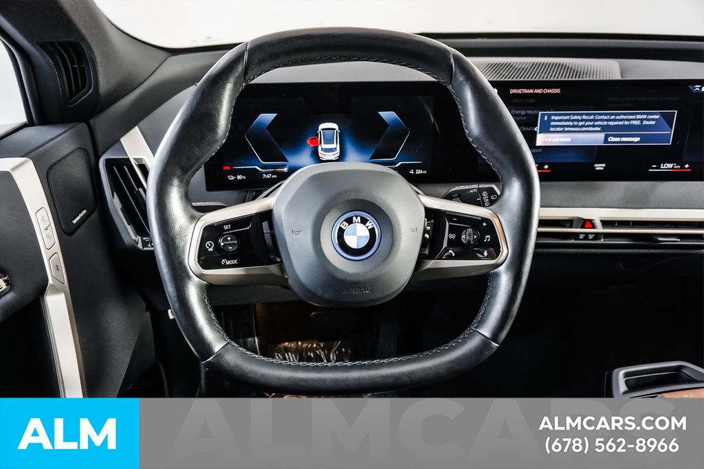 Used 2023 White BMW xDrive50 image 28