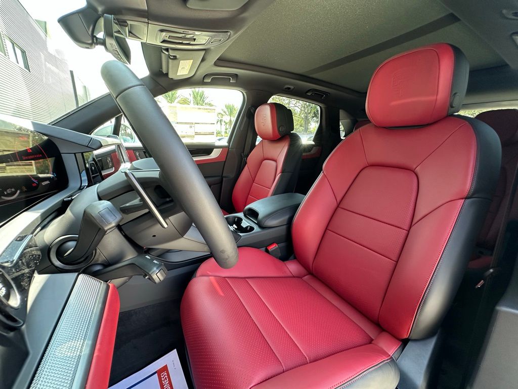 Thumbnail: 2025 Porsche Cayenne - 5