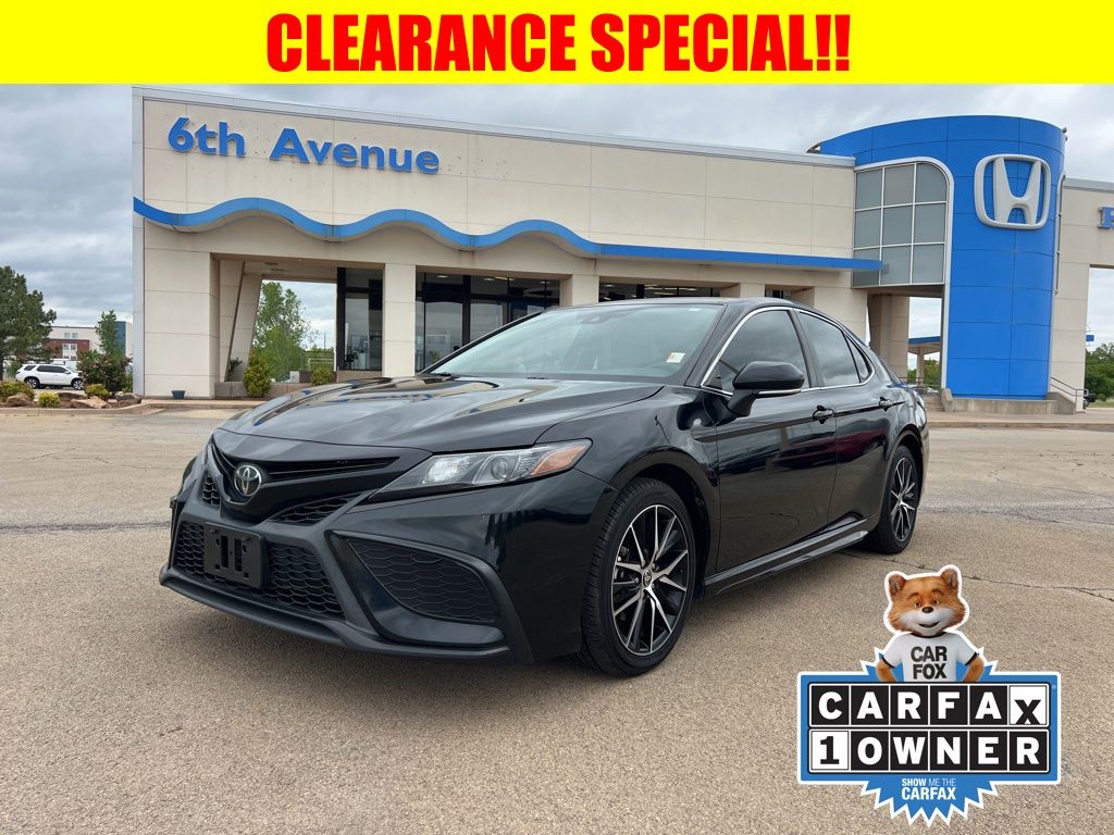 2024 Toyota Camry SE Nightshade FWD