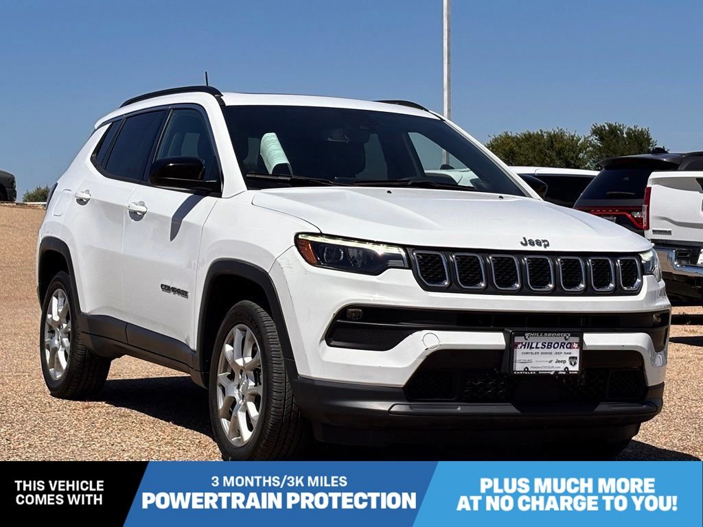 Bright White Clearcoat 2023 Jeep Compass SUV / Crossover Four-Wheel Drive 8-Speed Automatic
