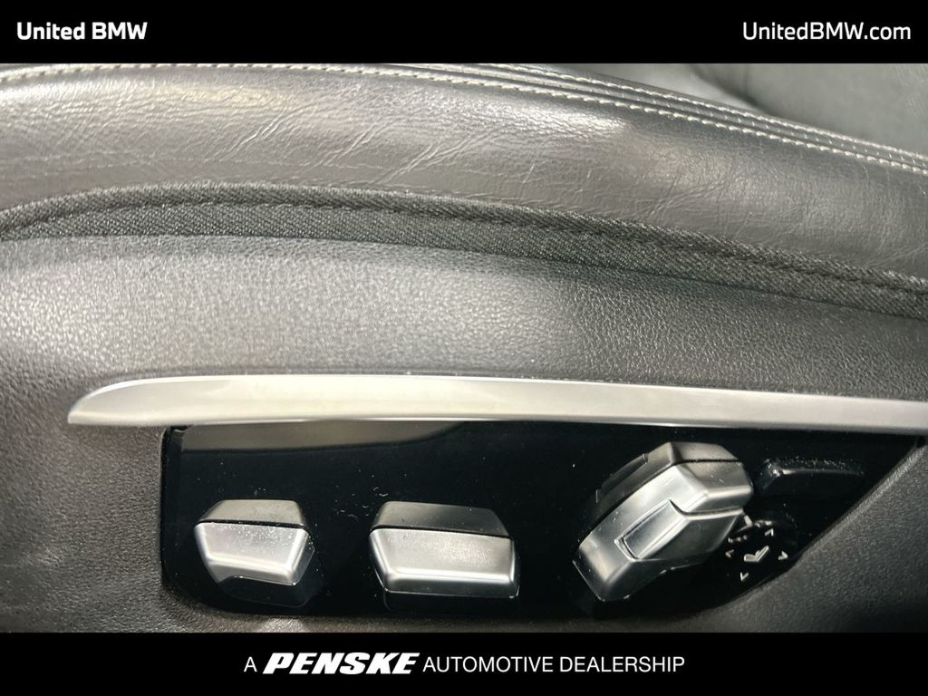 Thumbnail: 2016 BMW 7 Series - 12