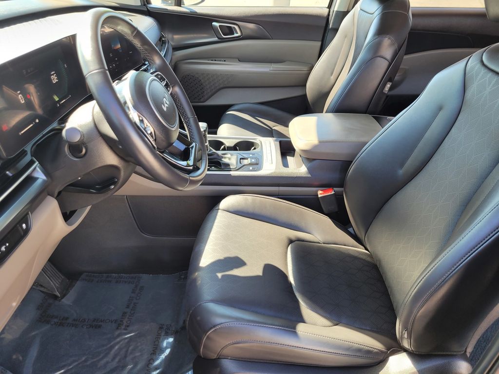 Used 2025 Blue Kia LXS image 16