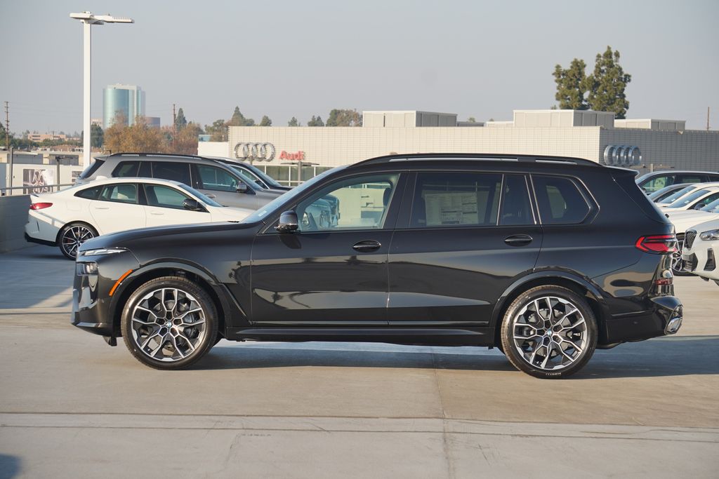 2025 BMW X7 xDrive40i 4