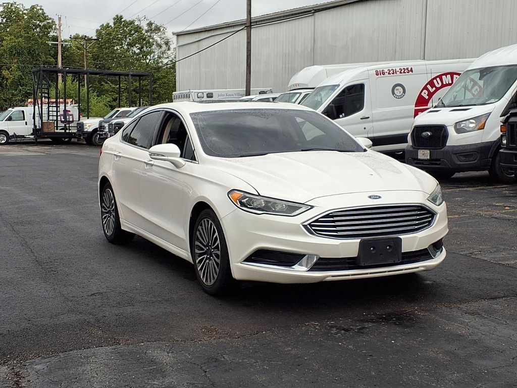 White Platinum Clearcoat Metallic 2018 Ford Fusion Sedan Front-Wheel Drive 6-Speed Automatic