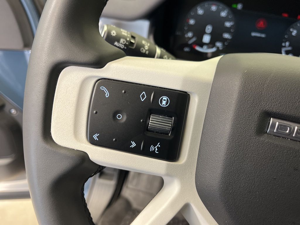 Thumbnail: 2025 Land Rover Defender - 14