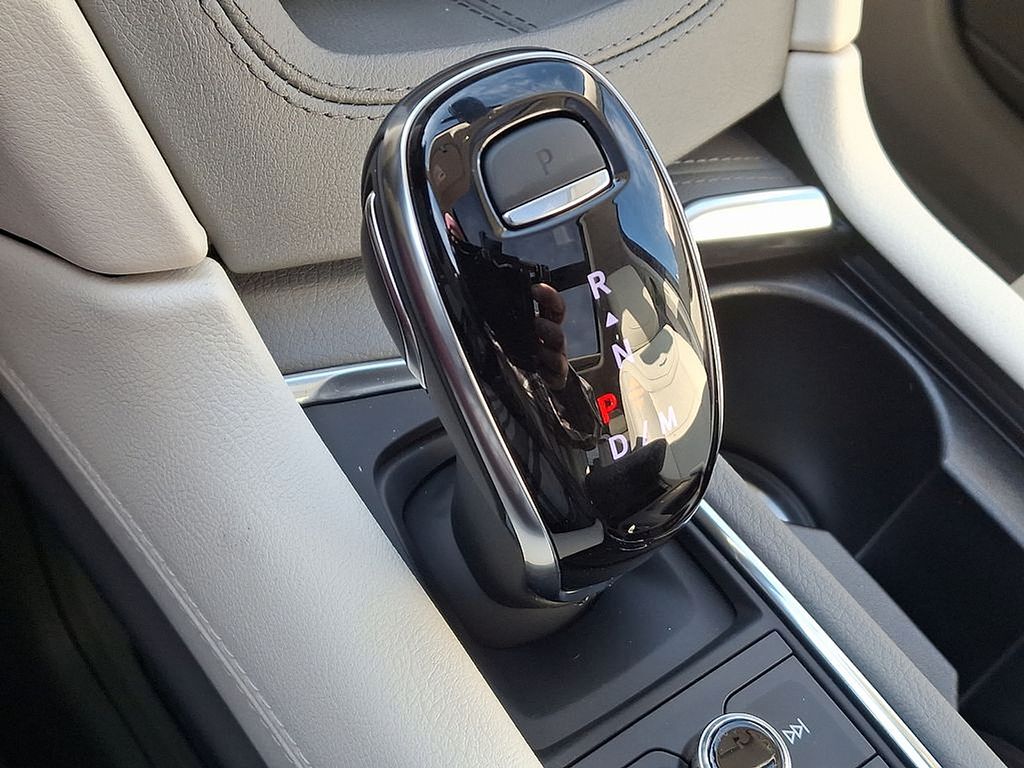 Thumbnail: 2025 Cadillac XT6 - 7