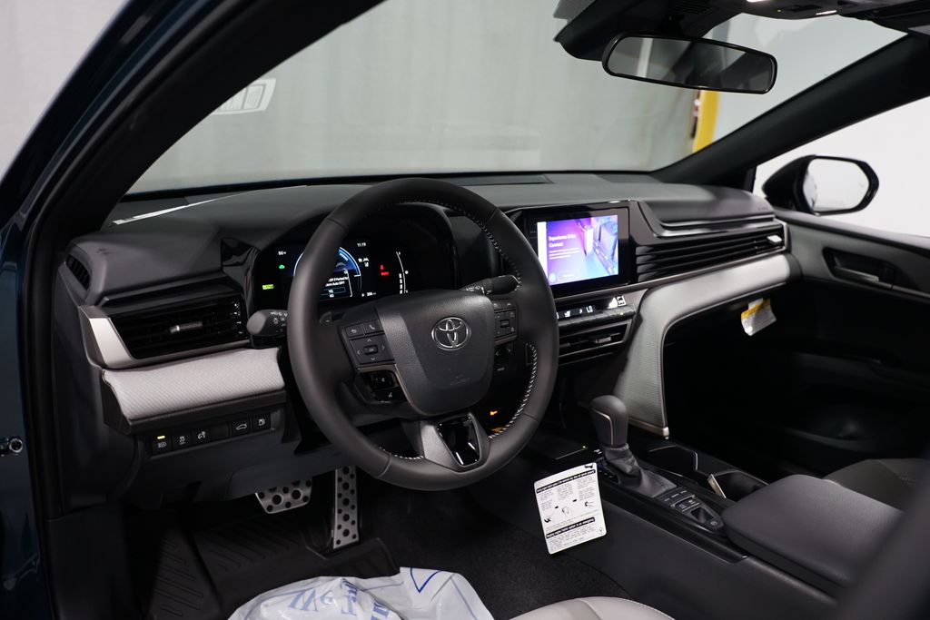 Thumbnail: 2025 Toyota Camry - 11