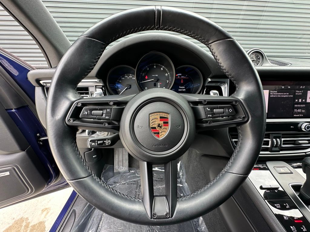 2022 Porsche Macan  18