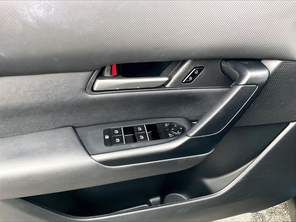 2025 Mazda CX-50 — photo 37