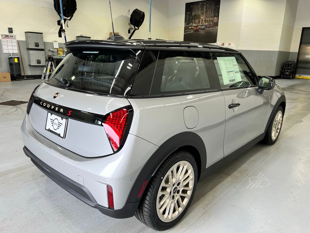 2025 MINI Cooper S 7