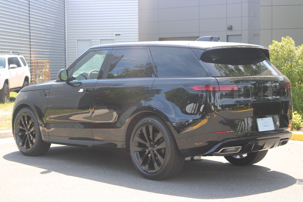 New 2026 Black Land Rover Dynamic SE image 6