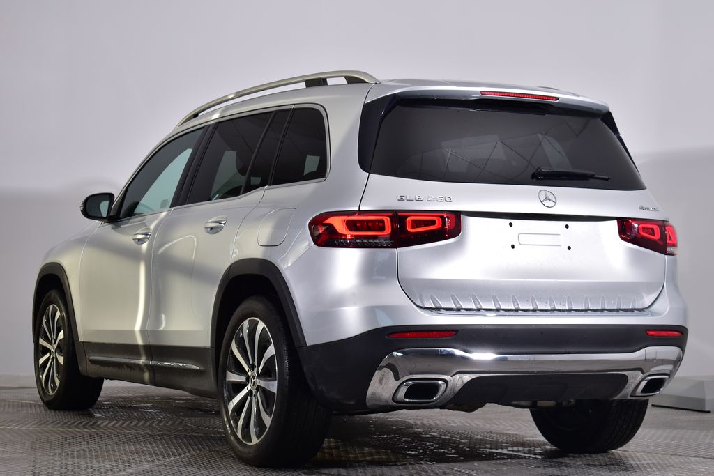 Thumbnail: 2022 Mercedes-Benz GLB - 3