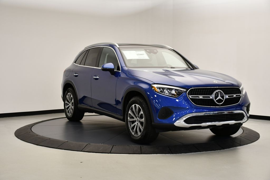 2025 Mercedes-Benz GLC 300 7