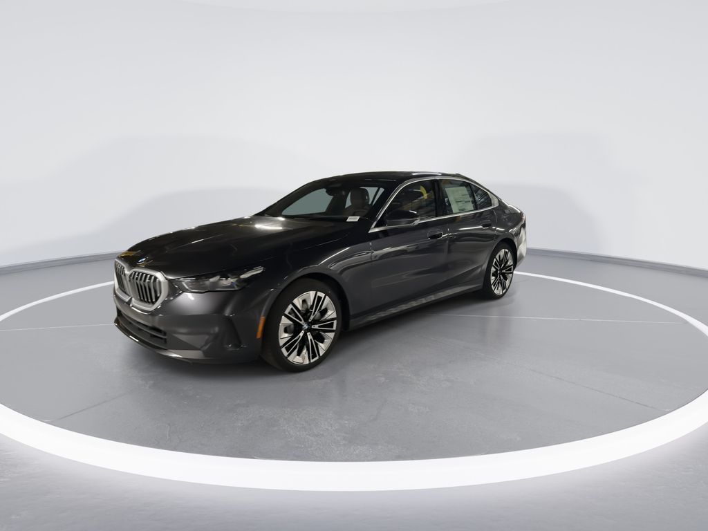 Thumbnail: 2027 BMW 5 Series - 4