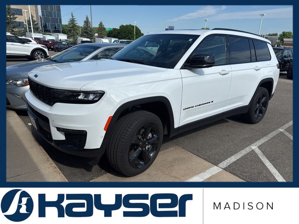 2025 Jeep Grand Cherokee L Limited 4x4's photo