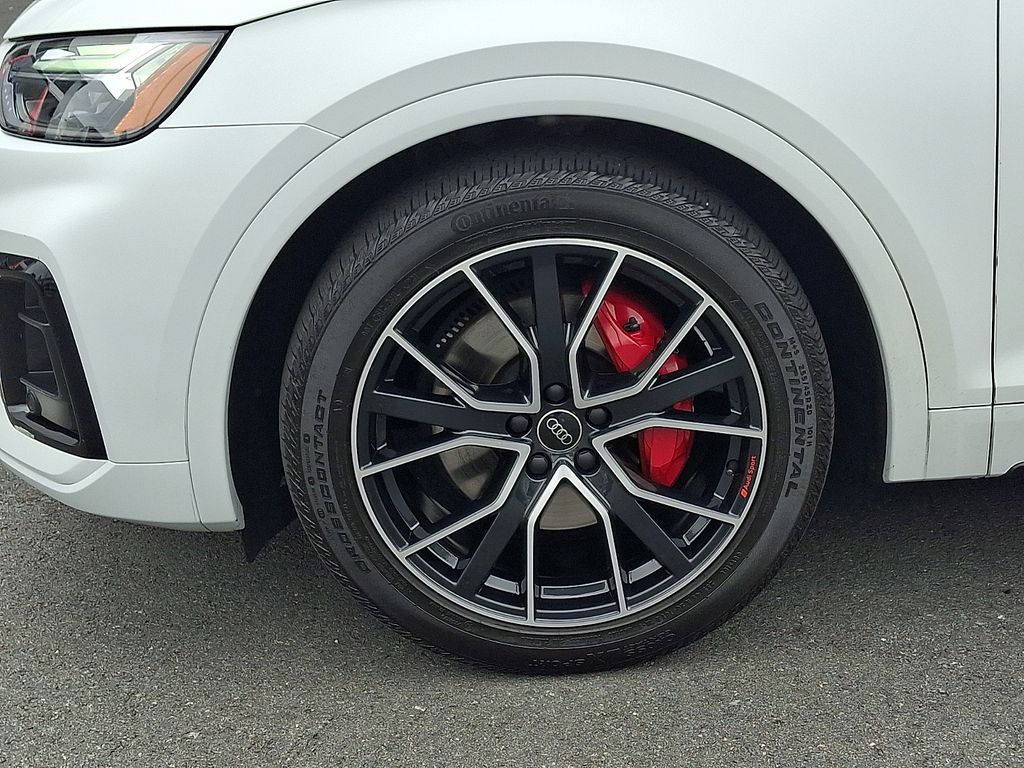 Thumbnail: 2024 Audi SQ5 - 8