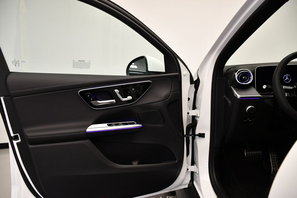 Thumbnail: 2025 Mercedes-Benz GLC - 30