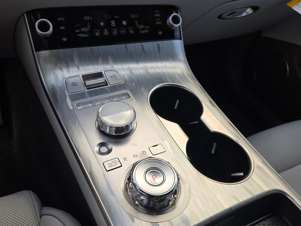 2027 Genesis Gv70