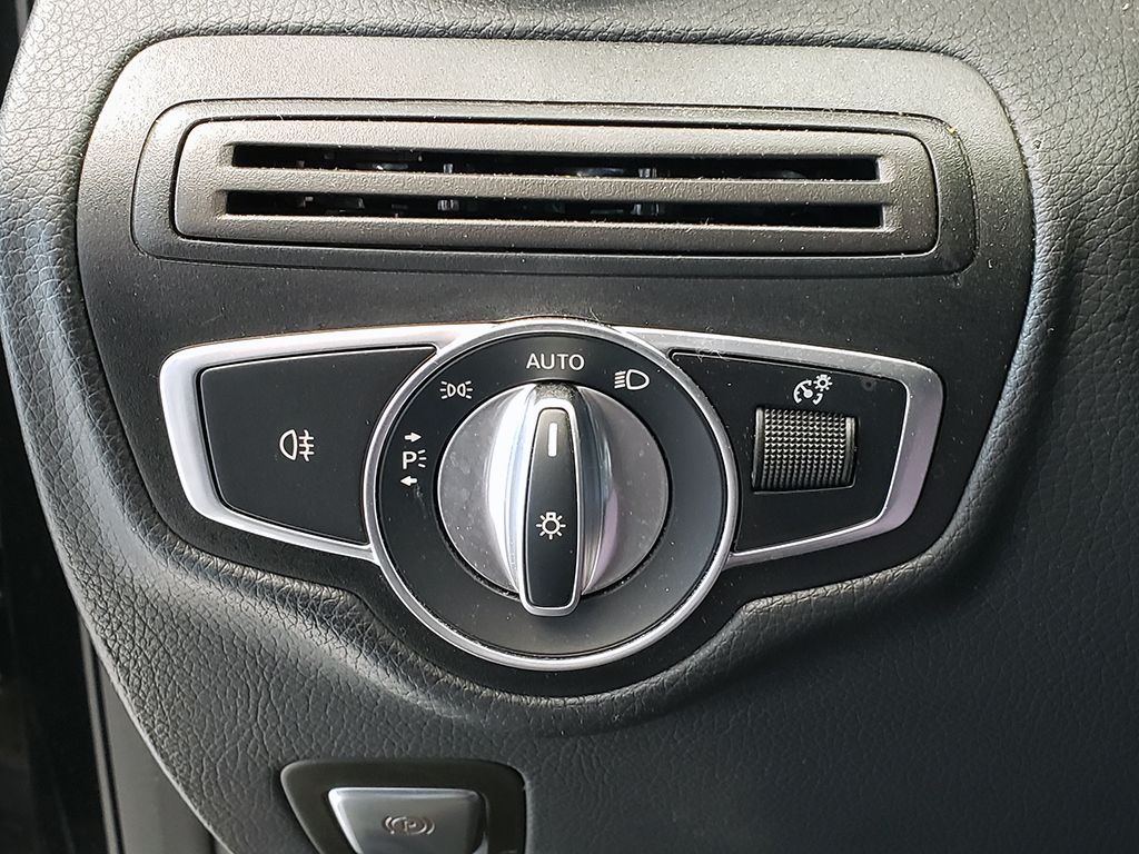 Thumbnail: 2021 Mercedes-Benz GLC - 13