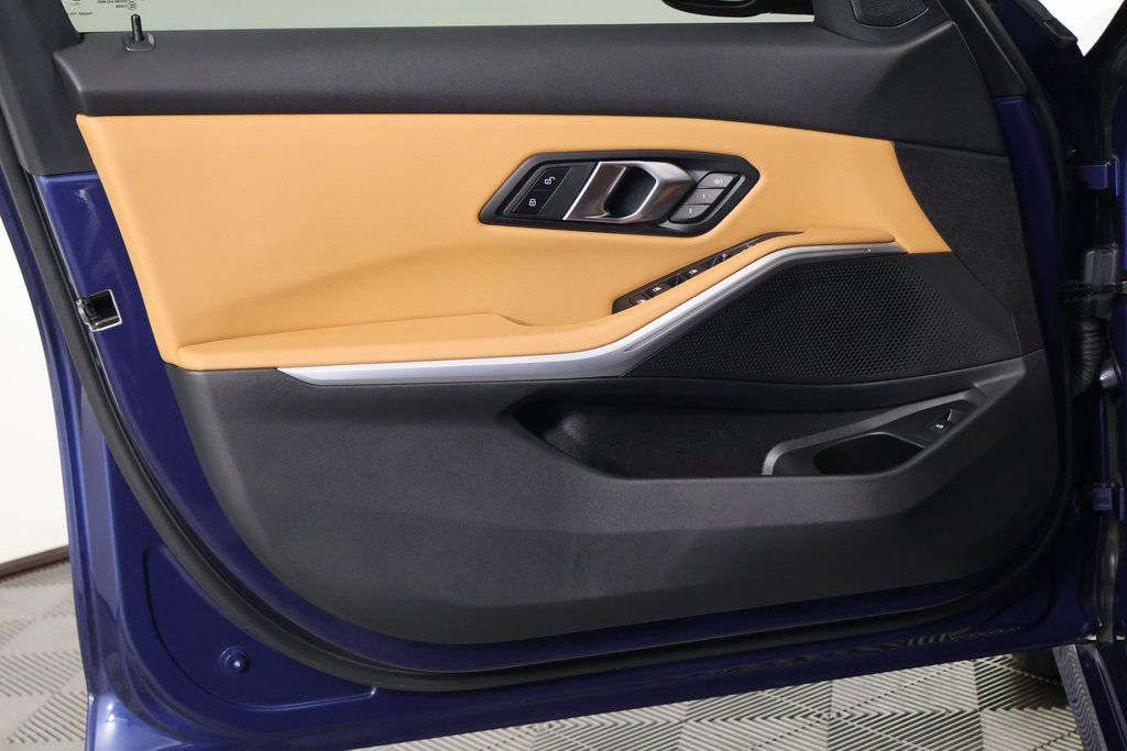 Thumbnail: 2024 BMW 3 Series - 12
