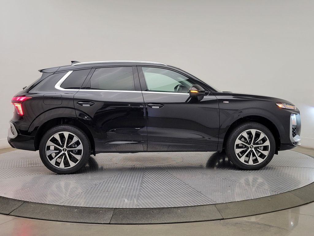 Thumbnail: 2026 Audi Q3 - 7