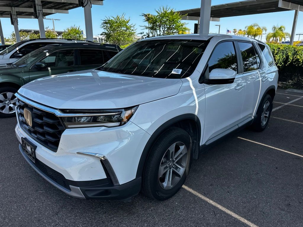View vehicle photo 6