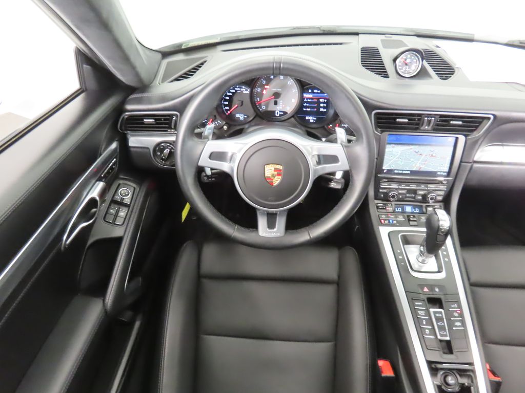 Thumbnail: 2016 Porsche 911 - 15