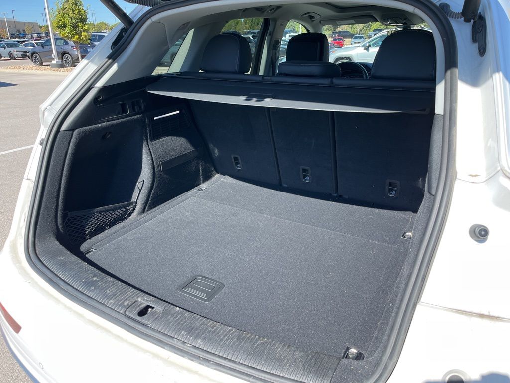 Thumbnail: 2023 Audi Q5 - 10