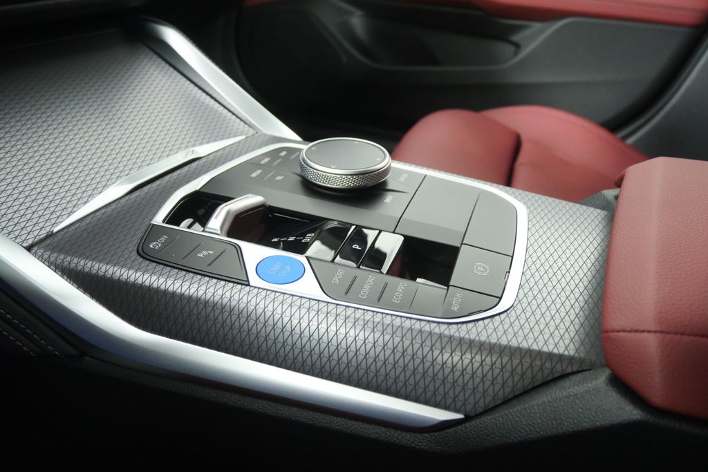 Thumbnail: 2026 BMW i4 - 23