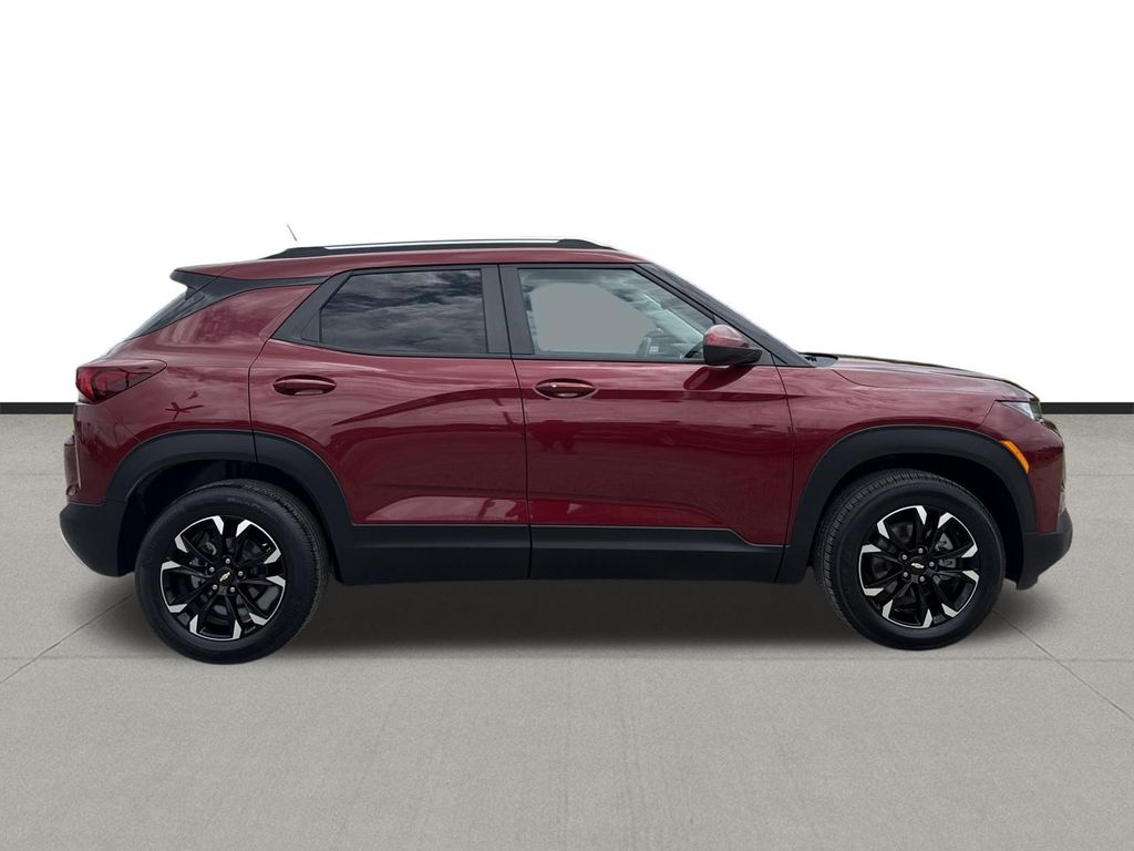2023 Chevrolet TrailBlazer LT - 3