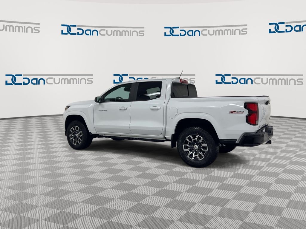 View vehicle photo 6