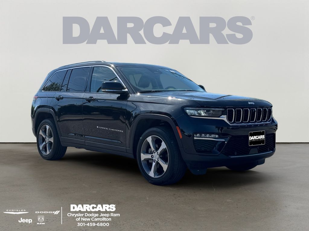 Diamond Black Crystal Pearlcoat 2023 Jeep Grand Cherokee Limited 4WD SUV / Crossover Four-Wheel Drive 8-Speed Automatic