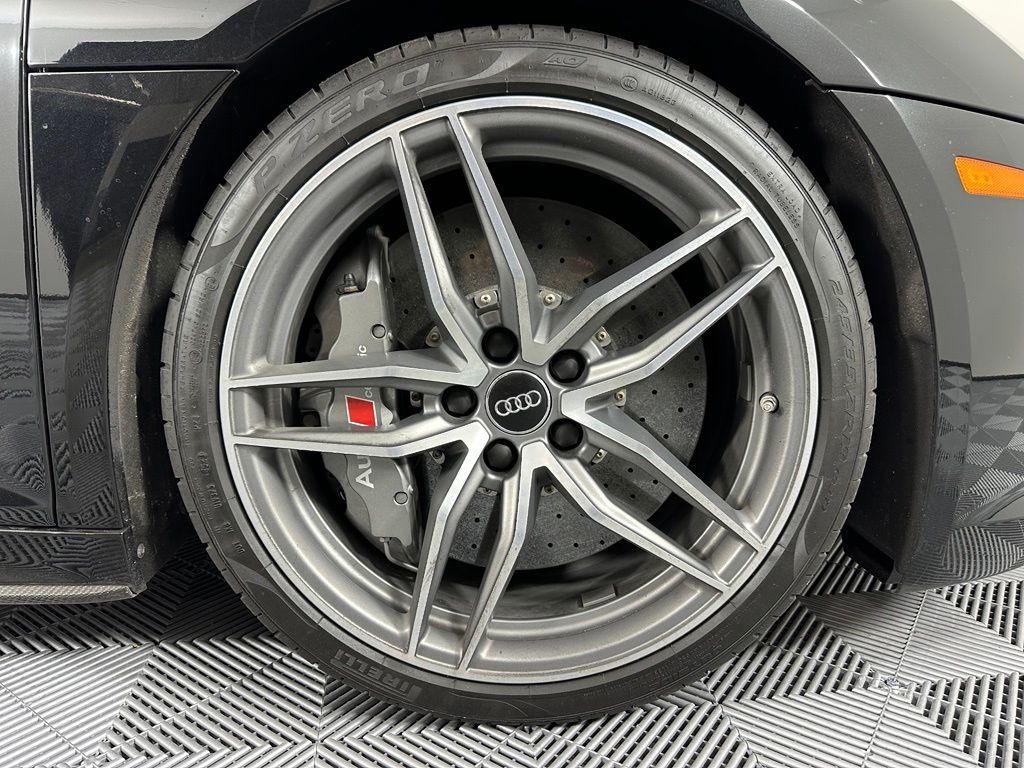 Thumbnail: 2018 Audi R8 - 18