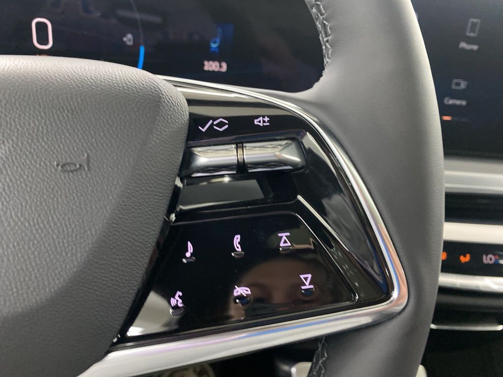 2024 Cadillac LYRIQ Luxury photo