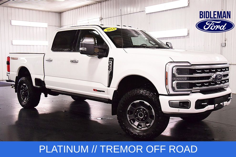 Star White Metallic Tri-Coat 2024 Ford F-350 Super Duty Pickup Truck Four-Wheel Drive Automatic