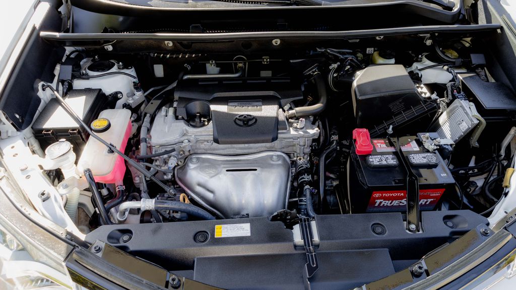 Used 2018 Toyota RAV4 XLE 4D Sport Utility