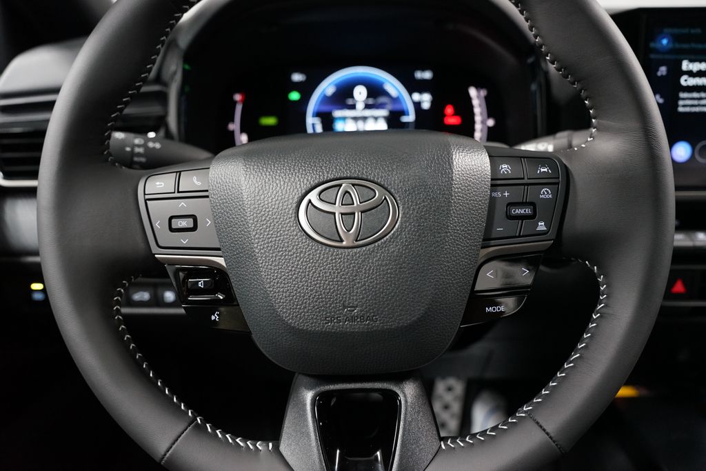 Thumbnail: 2025 Toyota Camry - 12