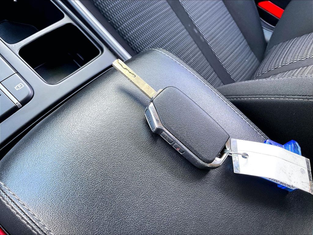 2023 Kia Sorento — photo 28