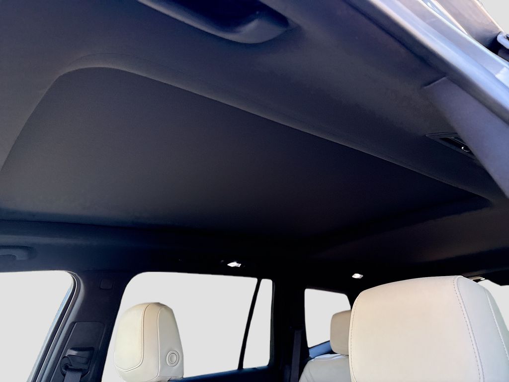 Used 2020 Gray Cadillac Sport image 23
