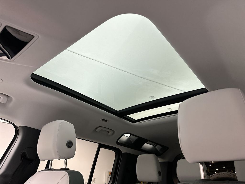 Thumbnail: 2025 Land Rover Defender - 23