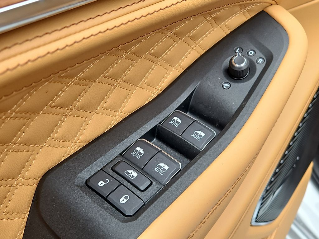 2025 Jeep Grand Cherokee Summit photo